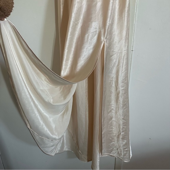 Victoria’s Secret Gold Label Gown - Picture 3 of 6